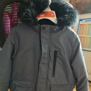 Boys winter coat (size 5-6 years old)